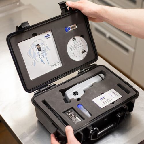 Tono Vera VET Tonometru veterinar Reichert Tono-Vera Vet 3.jpg