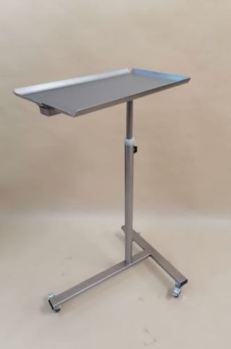 Masă de scule cu reglare manuală a înălțimii wet.stolik-narzedziowy.jpg